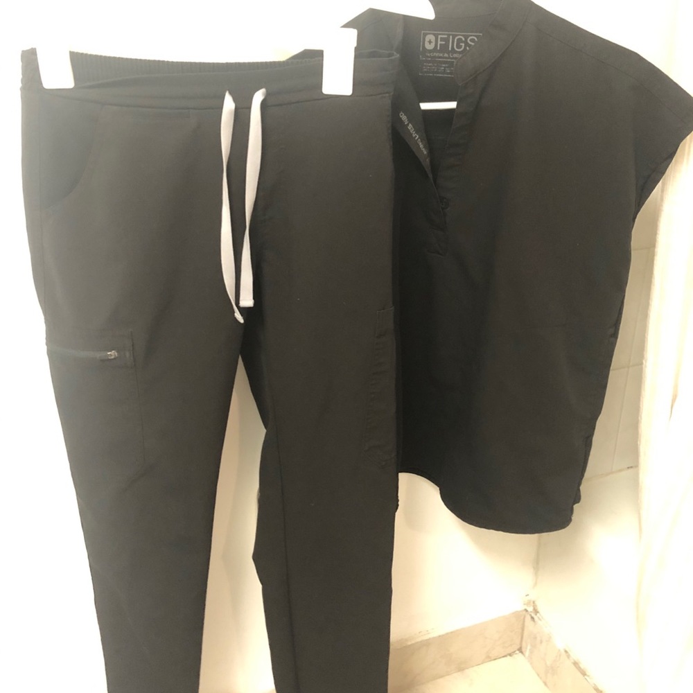 Figs srubs black color